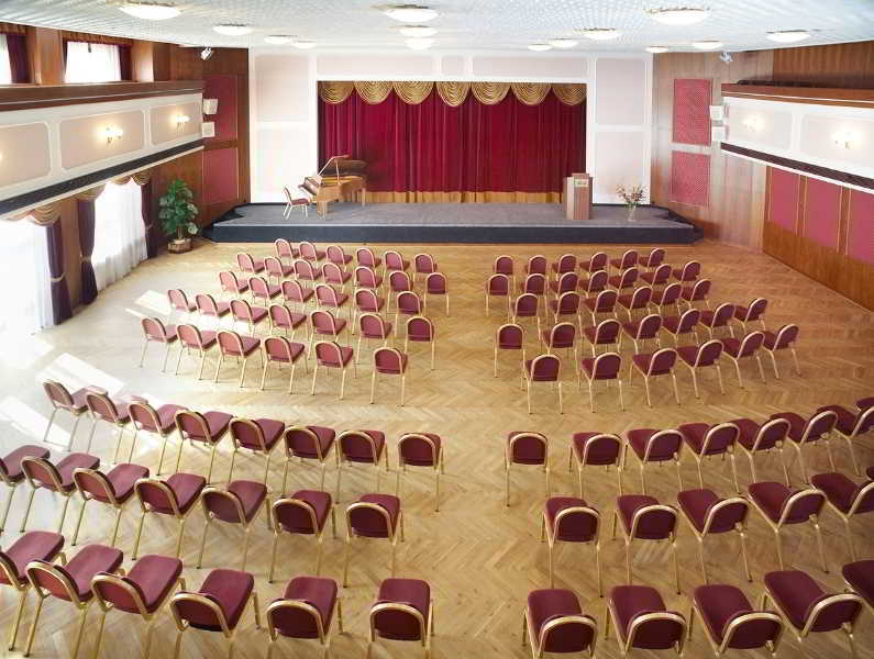 Hotel Chateau Monty 4*