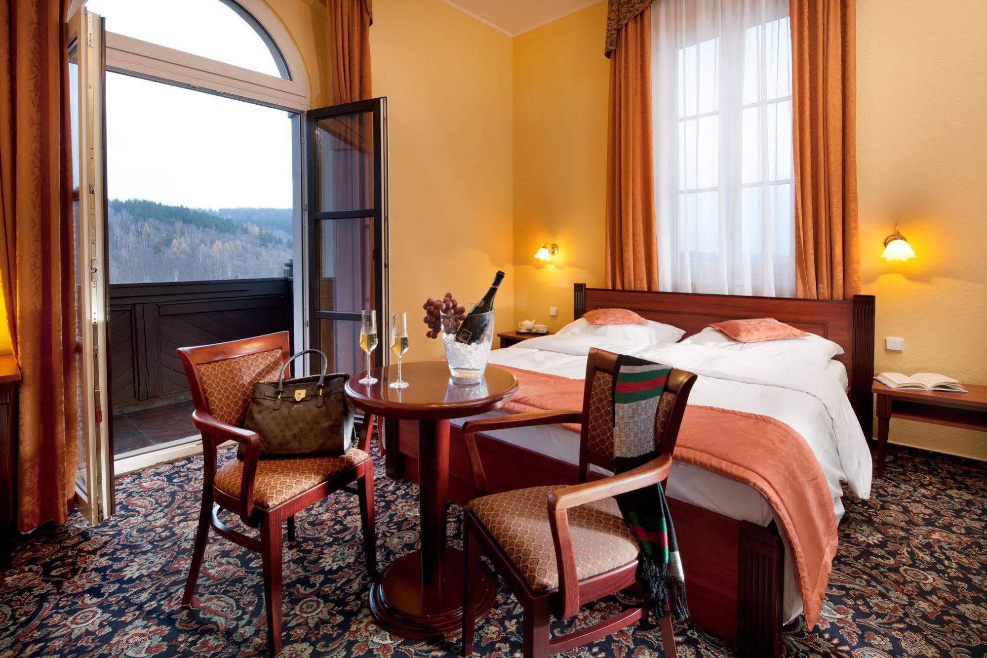Hotel Chateau Monty 4*
